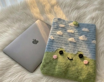 Handmade Crochet Frog Laptop Sleeve MacBook Air 13 Case Aesthetic Cloud Tablet Cover Cottagecore iPad Pouch Cute Tech Gift