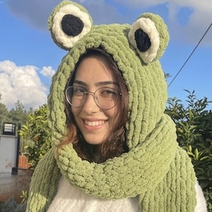 Handmade Frog Hooded Scarf with Eyes – Cozy Plush Knit Animal Scarf for Adults & Teens, Cute Frog Lover Gift, Soft Winter Accessory