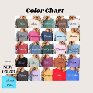 Pode incluir: Um gr&aacute;fico de cores exibe v&aacute;rias cores de camisetas, incluindo Moss, Ivory, Light Green, Espresso, White, Grey, Crunchberry, Denim, Chambray e Butter. Cores adicionais s&atilde;o Crimson, Blue Jean, Blue Spruce, Blossom, Washed Denim, Black, Bay, Berry, Yam e Violet.