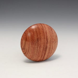 A  3" Rosewood Round Rib for Throwing Perfect Bowls/Plates (© Copy right #TXu 1-961-453) by Master Potter Hsinchuen Lin 林新春