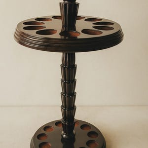 Expositor giratorio de madera: soporte vintage para pipas, bastones o objetos de colección