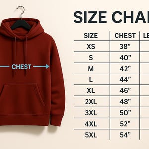 K&ouml;nnte beinhalten: Ein weinroter Kapuzenpullover mit Fronttasche und Kapuze, h&auml;ngt an einem schwarzen Kleiderb&uuml;gel. Das Bild enth&auml;lt eine Gr&ouml;&szlig;entabelle mit Brust- und L&auml;ngenma&szlig;en in cm, von XS bis 5XL. Der Text "SIZE CHART" steht oben.