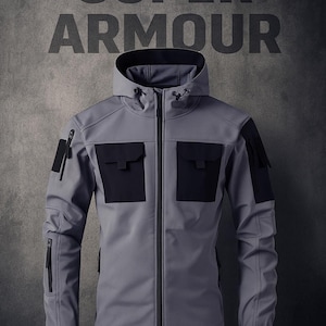 Op de afbeelding: Grijze jas met capuchon en zwarte accenten, voorzien van meerdere zakken en een ritssluiting over de gehele lengte. De tekst "SUPER ARMOUR" staat op de achtergrond. Een modern, functioneel ontwerp.