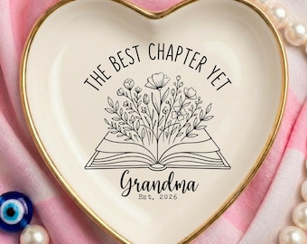 The Best Chapter Yet 2026 trinket dish , Grandma to Be Gift, Pregnancy Announcement Trinket Dish, New Grandma Gift, Floral Grandma Tee
