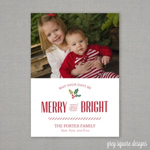 Cartão fotográfico de Natal - Merry & Bright // clássico // vermelho // branco // baga de azevinho // feriado // feliz // natal // foto