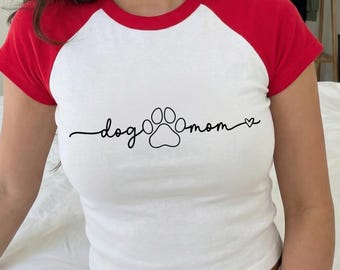 Camiseta Raglan Baby para Mamá Perruna, Regalo para el Día de la Madre, Regalo para Amantes de los Cachorros, Top Corto de Línea Minimalista