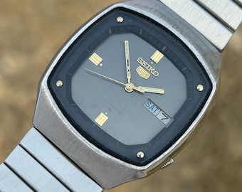 Reloj automático vintage Seiko 5 / Esfera gris, correa de acero inoxidable