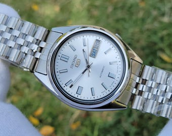 SEIKO 5 SNXS Automatic watch, Sunburst Silver, Day/Date, Men's Wrist Watch Japan