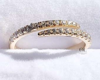 Anillo bypass con diamantes cultivados en laboratorio, delicada alianza de oro macizo