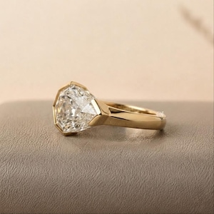Unique pear cut gold diamond ring for women