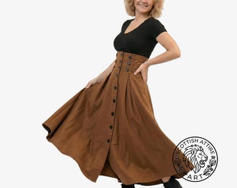 Falda larga de talle alto con botones en la parte delantera. Disponible en más de 50 estampados de tartán.