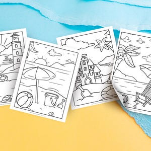 Pu&ograve; includere: Quattro pagine da colorare in bianco e nero con scene di spiaggia. Le pagine includono un faro, un ombrellone da spiaggia, un castello di sabbia e una palma.
