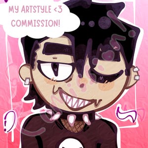 Puede incluir: Ilustraci&oacute;n de dibujos animados de un personaje con cabello negro, un collar de p&uacute;as y un emblema de calavera en la camisa. El personaje tiene una sonrisa traviesa y un bocadillo que dice "MY ARTSTYLE <3 COMMISSION!" sobre un fondo rosa.