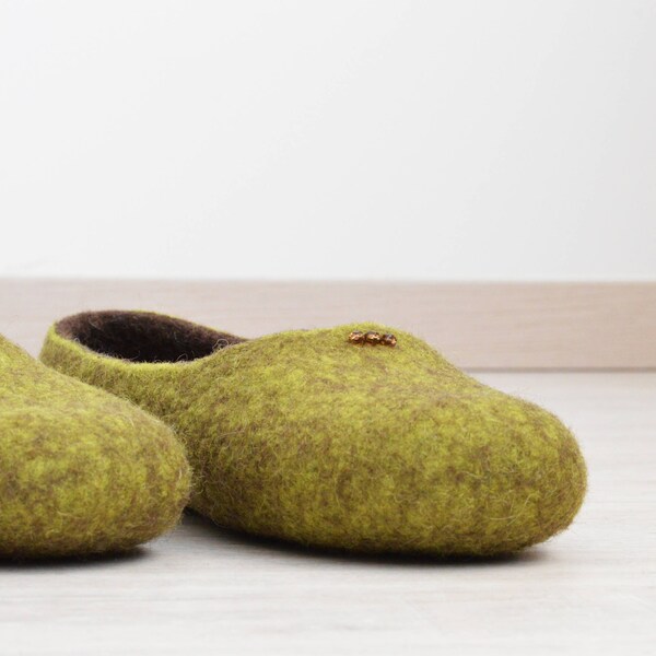 Felted women slippers / house shoes / flat ballerinas / felted flats / comfortable woolen slippers
