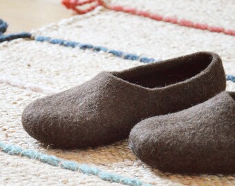 Eco friendly natural chocolate brown color handmade wool slippers
