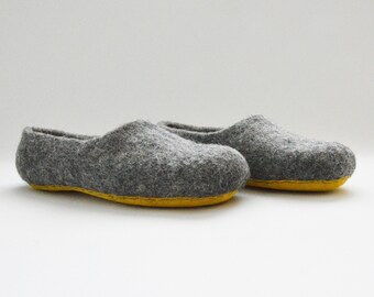 Eco friendly handmade felted slippers DOTS. US women's size 9