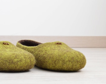 Felted women slippers / house shoes / flat ballerinas / felted flats / comfortable woolen slippers