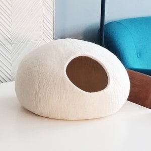 Merino Wool Cat Cave Bed: Modern Pet House