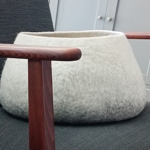 Felted Wool Pet Bed Basket: Modern Cat/Dog Bed