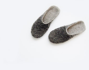 Felted backless wool slippers, house shoes decorated with lace.