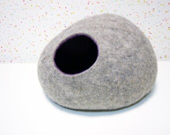 Two-Tone Wool Cat Cave Bed: Handmade Pet Cocoon