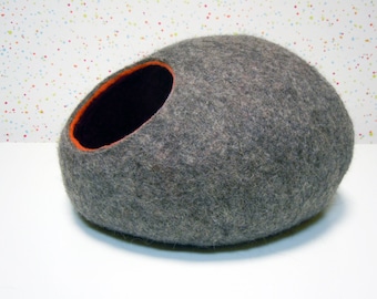 Wool Cat Cave Bed: Handmade Pet Cocoon, Custom Color
