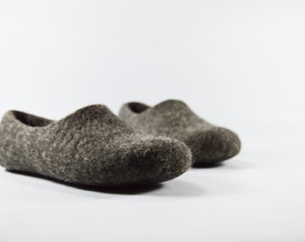 Eco friendly natural grey color hand made felt slippers / house shoes