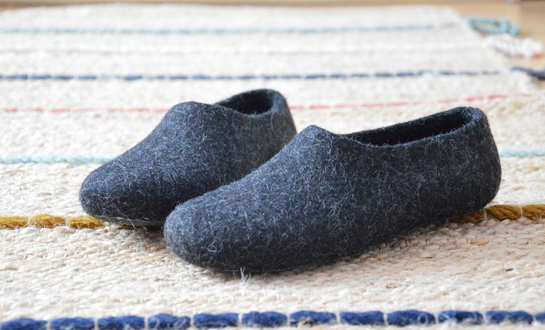 Eco friendly natural brown black color felted men slippers image 4