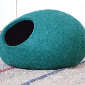 Emerald Green Color Pet Bed / Premium Class Cat Bed / Best Aesthetic Cat Cave / Modern Cat House / Pet Furniture / Cat Nap Cocoon