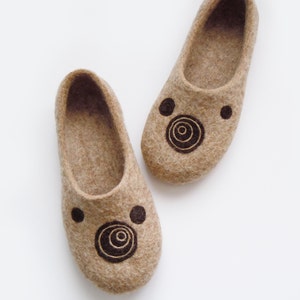 Eco friendly handmade felted slippers CIRCLES image 2