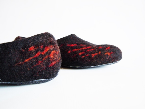 Felted wool slippers / house shoes / Halloween shoes. Beast Claws