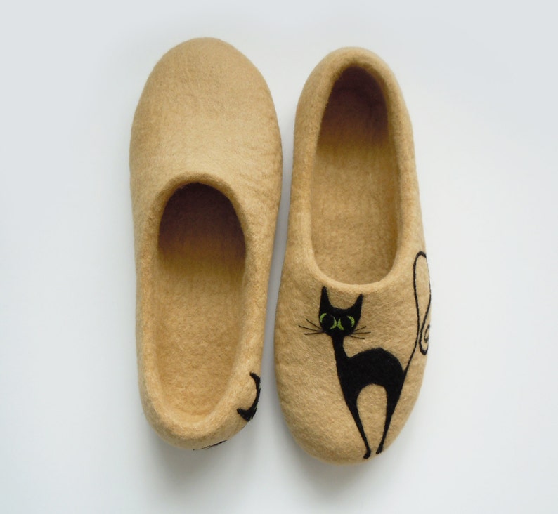 Felted women's slippers BLACK CAT image 3