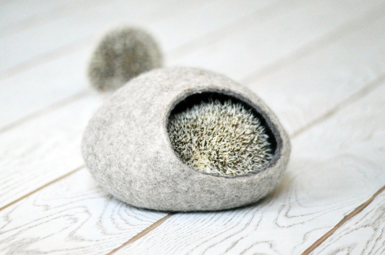 Hedgehog bed / small animal cave / small pet bed / felted pet house / ferret cocoon / nap pouch image 3