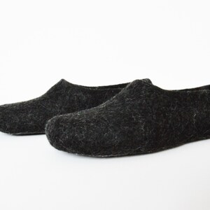 Eco friendly natural brown black color felted men slippers image 5