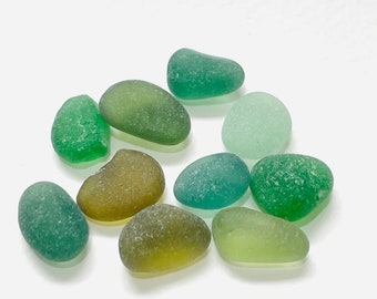 10 green sea glass - lovely small beach find pieces from Seaham, UK