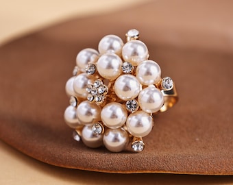 Elegant Pearl Cluster Flower Ring, Gold Alloy Pearl Ring, Dainty Adjustable Jewelry, Gift for Her.