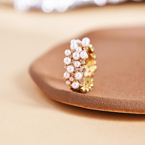 Anillo de racimo de perlas, para invitados de boda, estilo de banda abierta ajustable, regalo brillante de 1 CZ.