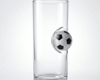 Bicchiere artigianale con mini pallone da calcio integrato