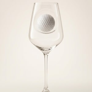 Rotweinglas mit echtem Golfball, personalisiertes Golfglas mit Gravur, originelles Weinglas für Golfer, Golf Trophäe