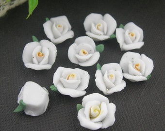 15 pcs (10mm)Rose Ceramic 10mm,White /Yellow Centre(FCN-20R)