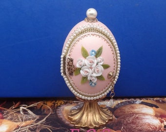 1pcs-Hand-Made Decorated Duck Egg Elegance Jewelry Box,Ceramic Rose Gift Box in White/Pink