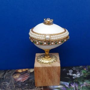 1pc Decorated Quail Egg Jewelry Box With Cup-Chain