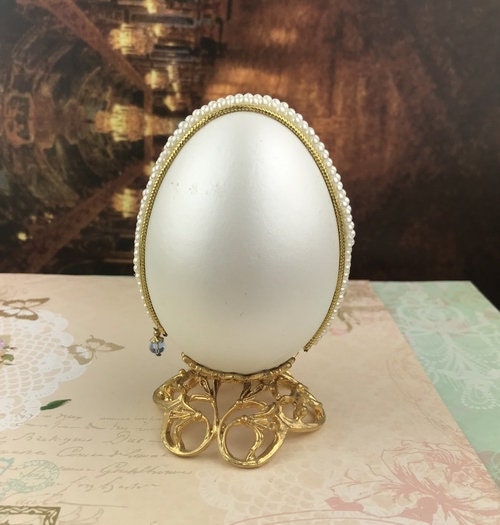 装飾された手彫りのガチョウの卵の優雅なジュエリーボックス