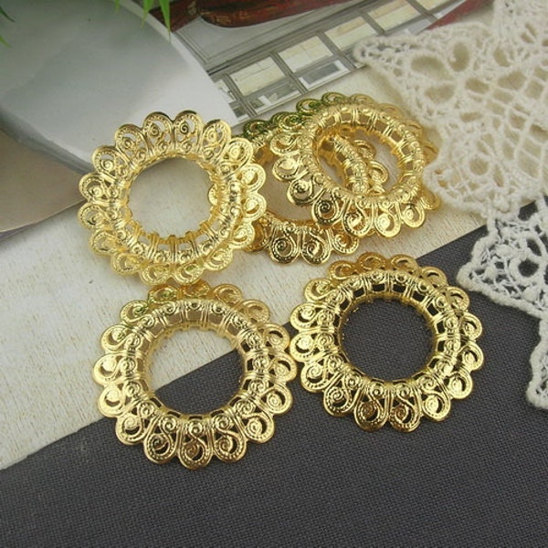 4pcs-( 30mm) Raw Brass Round Filigree Charms, Stamping