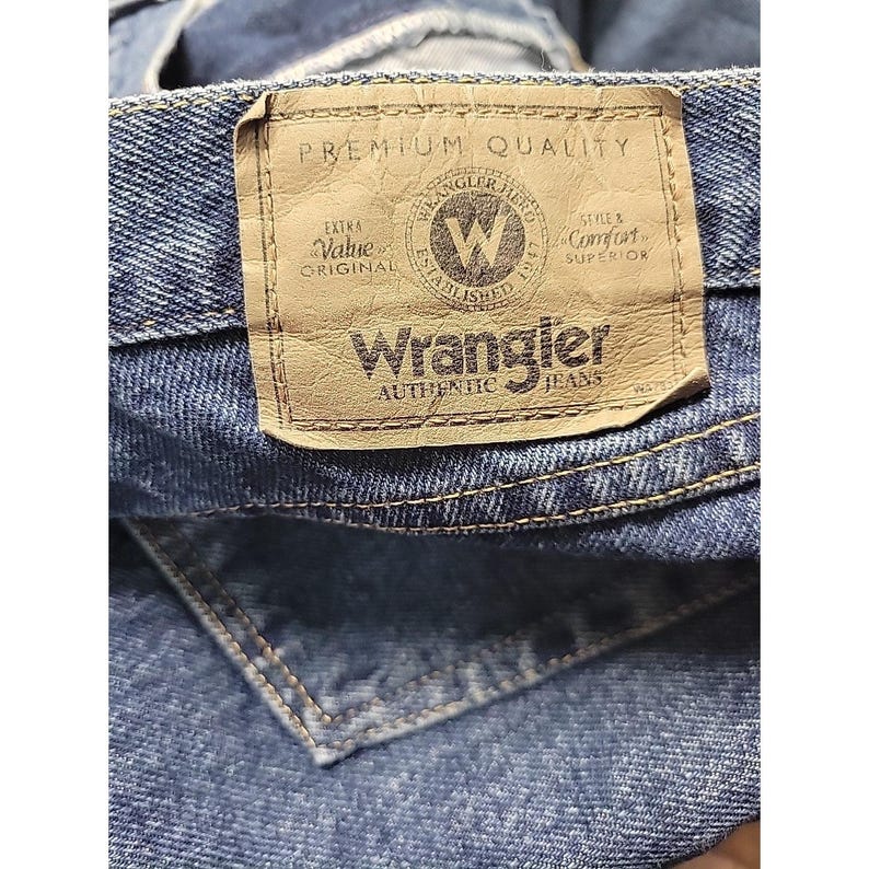 Mens 44x30 Wrangler Blue Jeans Relaxed Fit image 4
