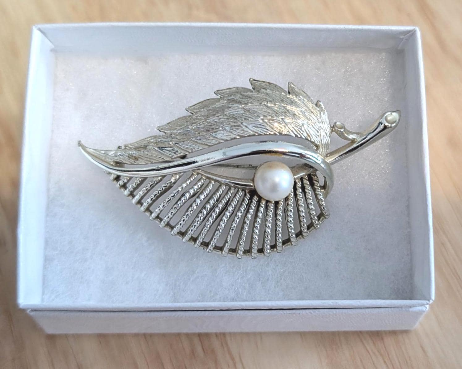 Pearl Feather Brooch - Etsy display picture 1