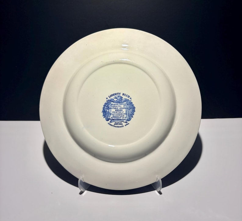 Vintage Liberty Blue "Independence Hall" and "Washington At Valley Forge" Bicentennial Plates image 3