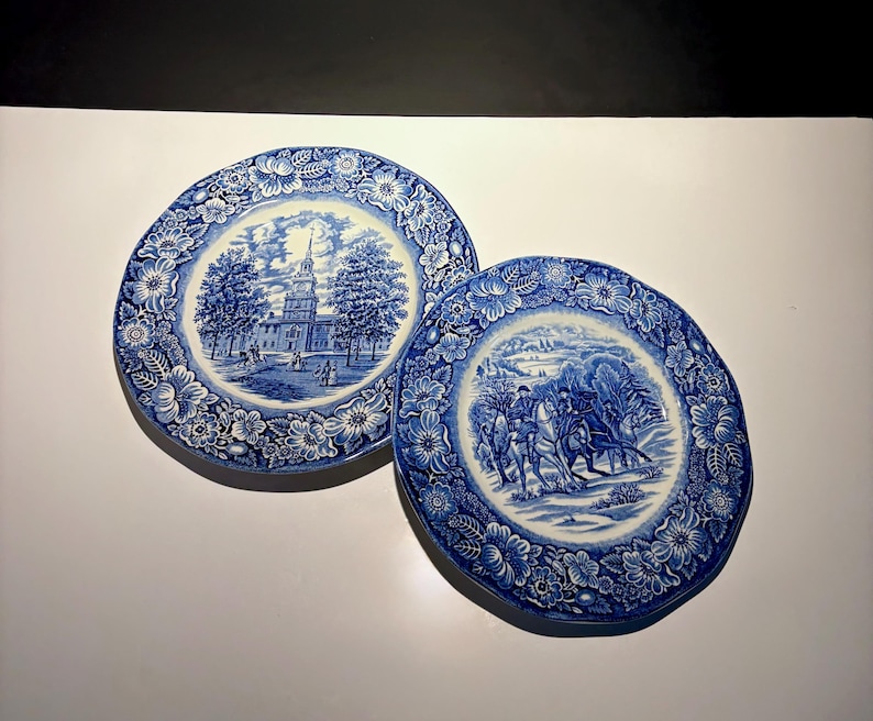 Vintage Liberty Blue "Independence Hall" and "Washington At Valley Forge" Bicentennial Plates image 6