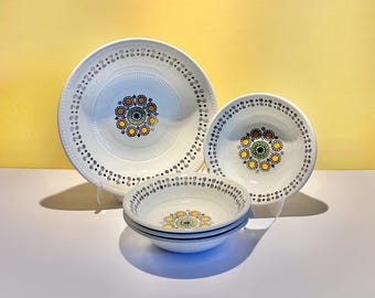 Vintage Kathie Winkle "Renaissance" Serving Bowl/Bowls