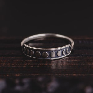 Sterling Silver Moon Phases Ring-Lunar Jewellery-Gothic Rings-Witchy Jewellery-Celestial Jewellery-Moon Rings Under 50